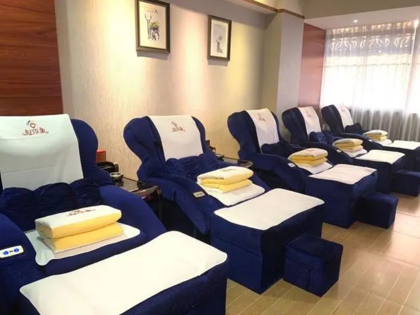 1715823416366549.jpg 商场足疗店.jpg